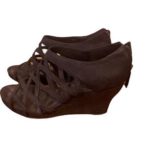 Eileen Fisher - Cage strappy leather wedge sandal